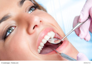Wer ein gutes Zahnimplantat haben möchte, muss zuvor eine teilweise lange Diagnostik durchlaufen.